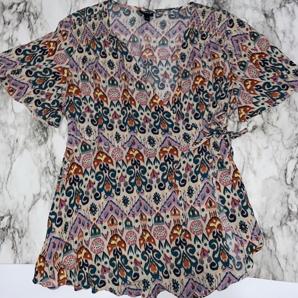 Excellent Condition torrid Smocked Wrap Blouse, ikat print, Size 1 - 14/16 - Picture 5 of 6